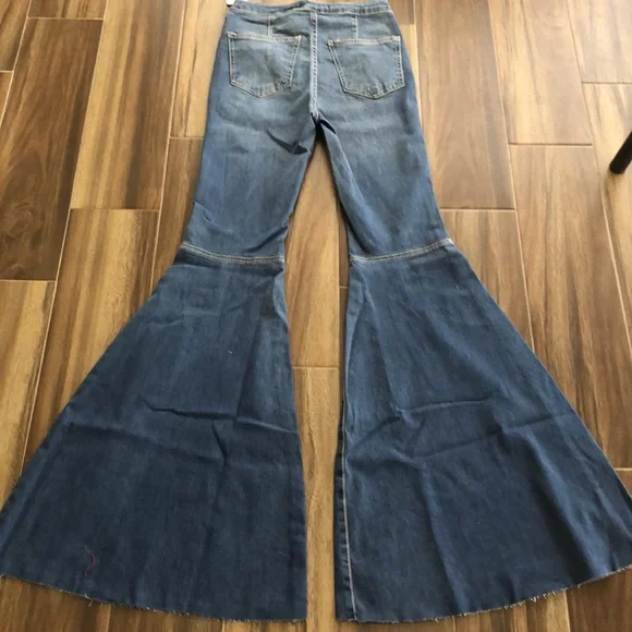 NWT Free People/We The Free Just Float On Flare Jeans in Jericho Blue - Picture 10 of 15